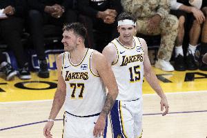 怎么都赢！船记：湖人过去一周完成了东契奇和里夫斯的控制变量法