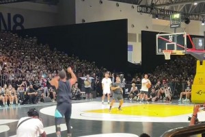 连续LOGO SHOT不中，库里：我投篮包呢？